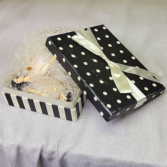 11 handmade dance doll Christmas ornaments. - Picture 12 of 12